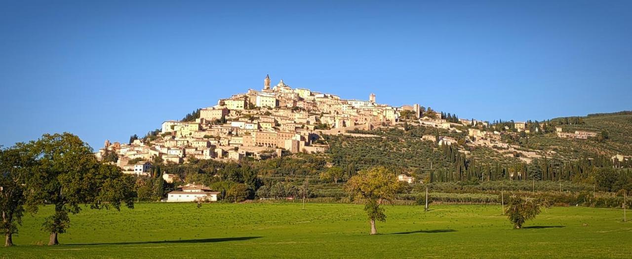Il Cortiletto Casa Vacanza トレビ エクステリア 写真